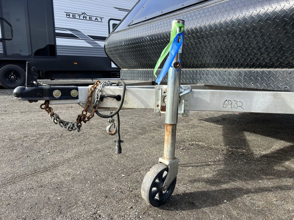 %title 2021 Mission Trailers 101x12 Aluminum 2-Place Crossover/Hybrid w/Blackout PKG - Image 17