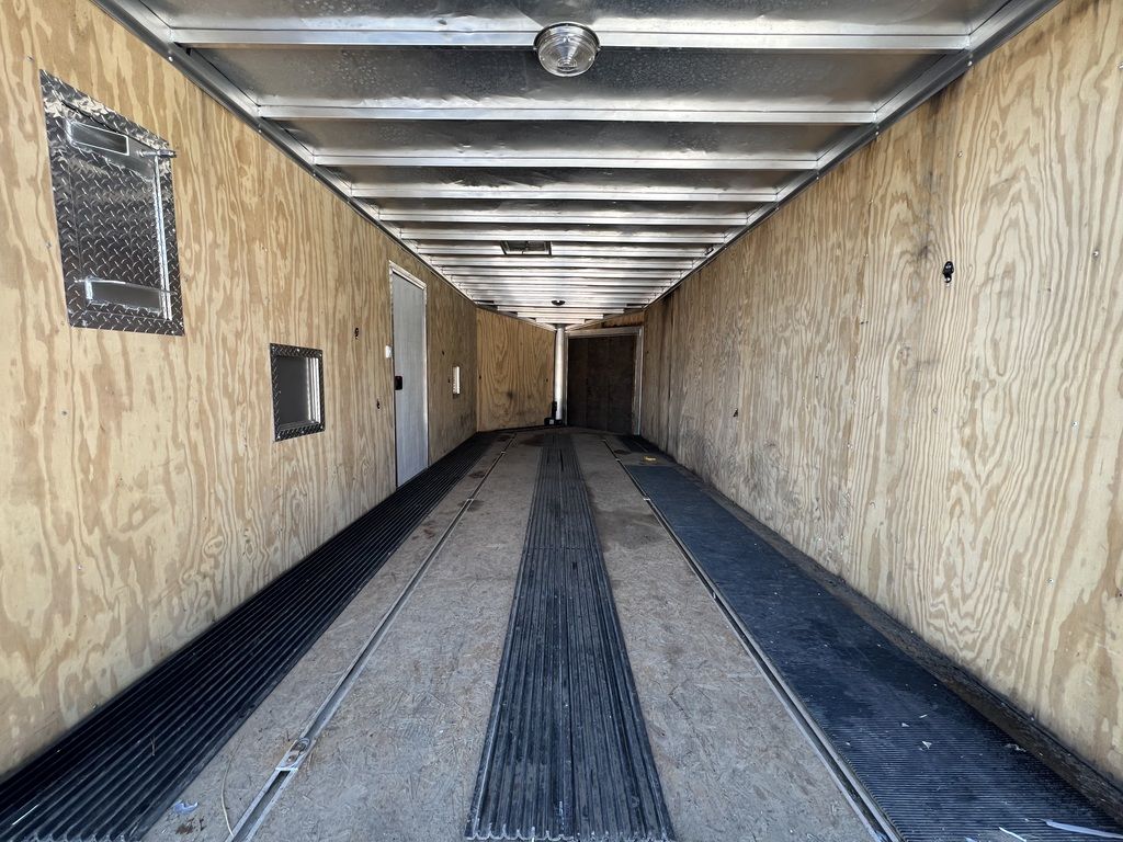 %title 2008 Sno Pro 101x20 Aluminum 4-Place w/Interior Spare Mount, Mats & Guides - Image 13