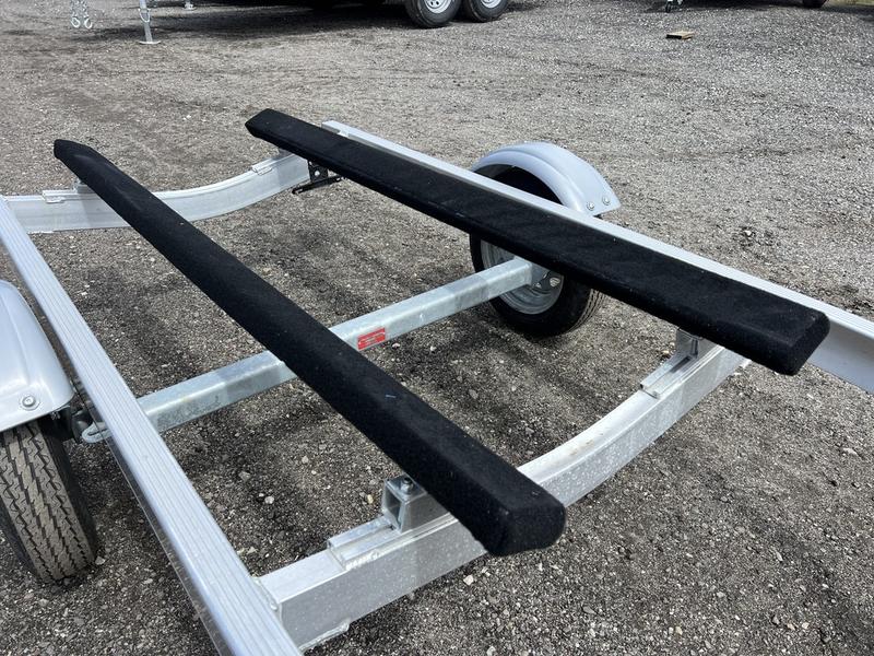 %title 2020 Karavan Trailers Single Place Aluminum