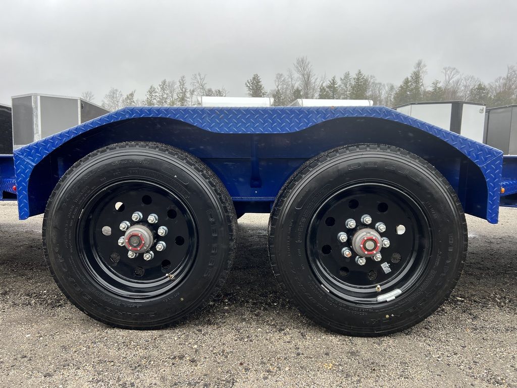 %title 2022 Diamond C 7x24 20K Low Profile Equipment Trailer w/Max Ramps - Image 11